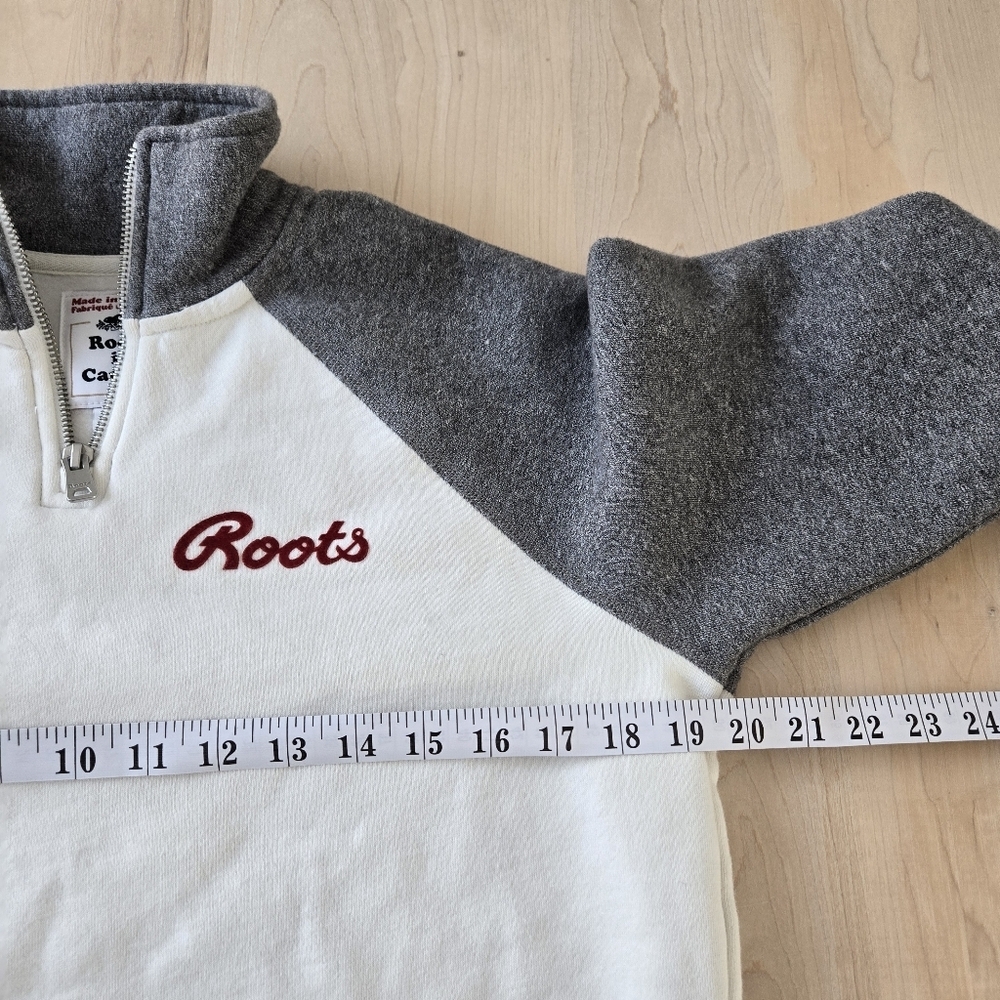 🇨🇦🦫ROOTS Two-Tone Quarter-Zip Sweater - Cream & Gray - Picture 6 of 8